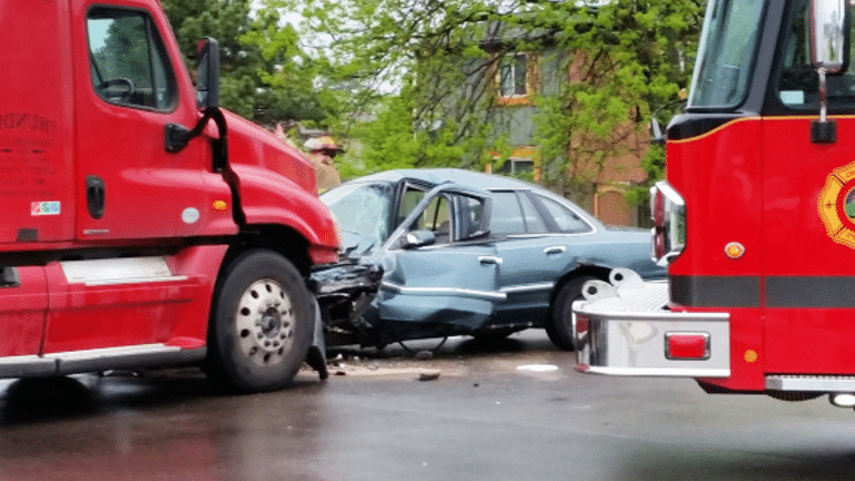 Can Commercial Truck Drivers Use Cell Phones While Driving?